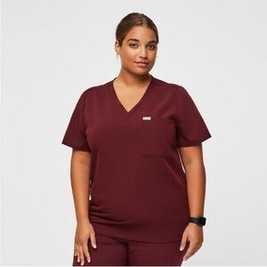 FIGS Technical Collection Womens Large Burgundy 2 Chest Pocket Scrub Top Medical